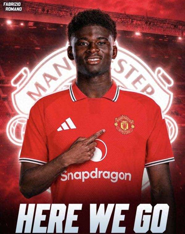 罗马诺官宣Here we go！曼联砸2.7亿凑齐6星中场，对标阿森纳冲英超冠军